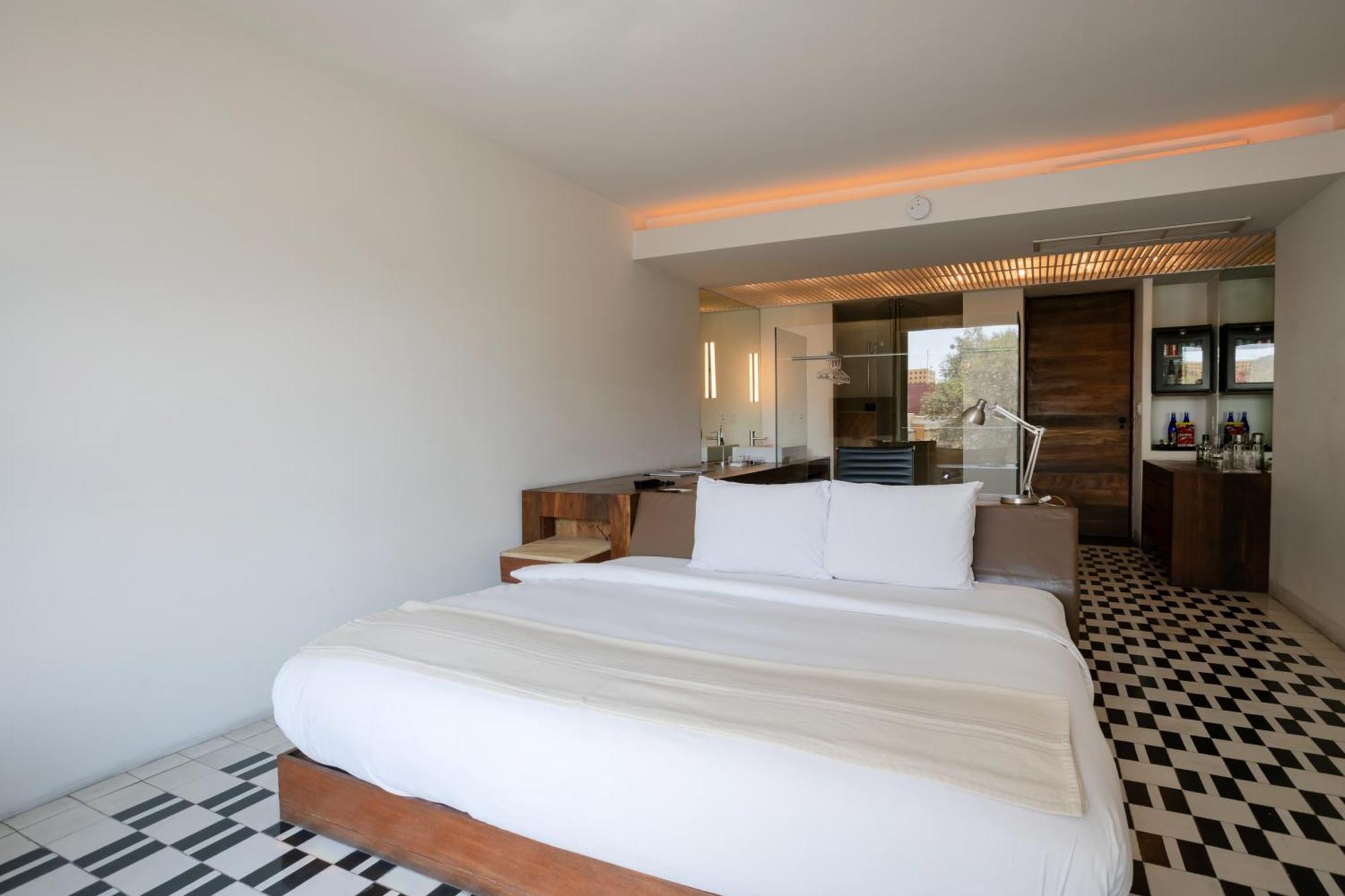 Superior King Room