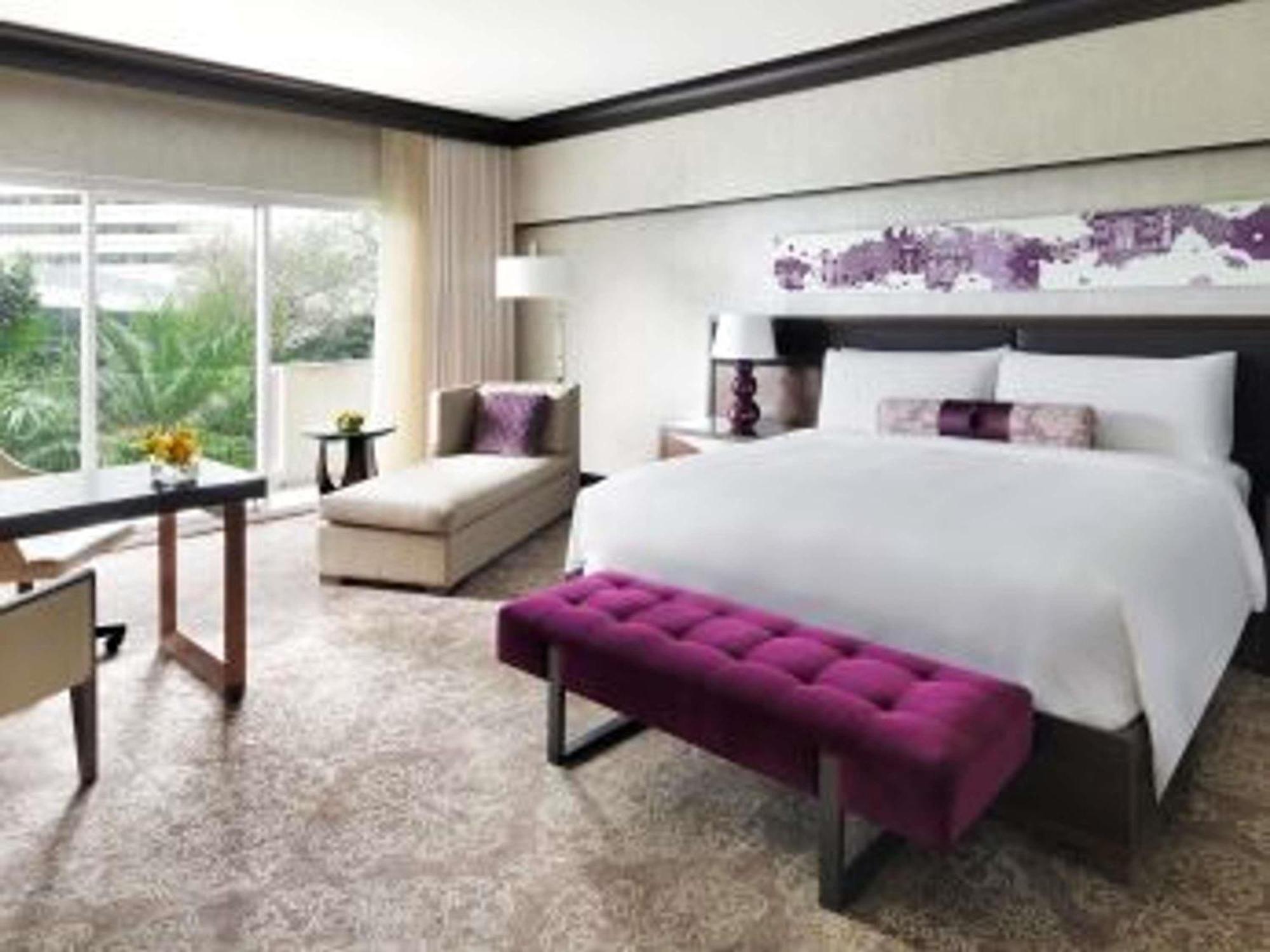 Fairmont 1 King Balcony