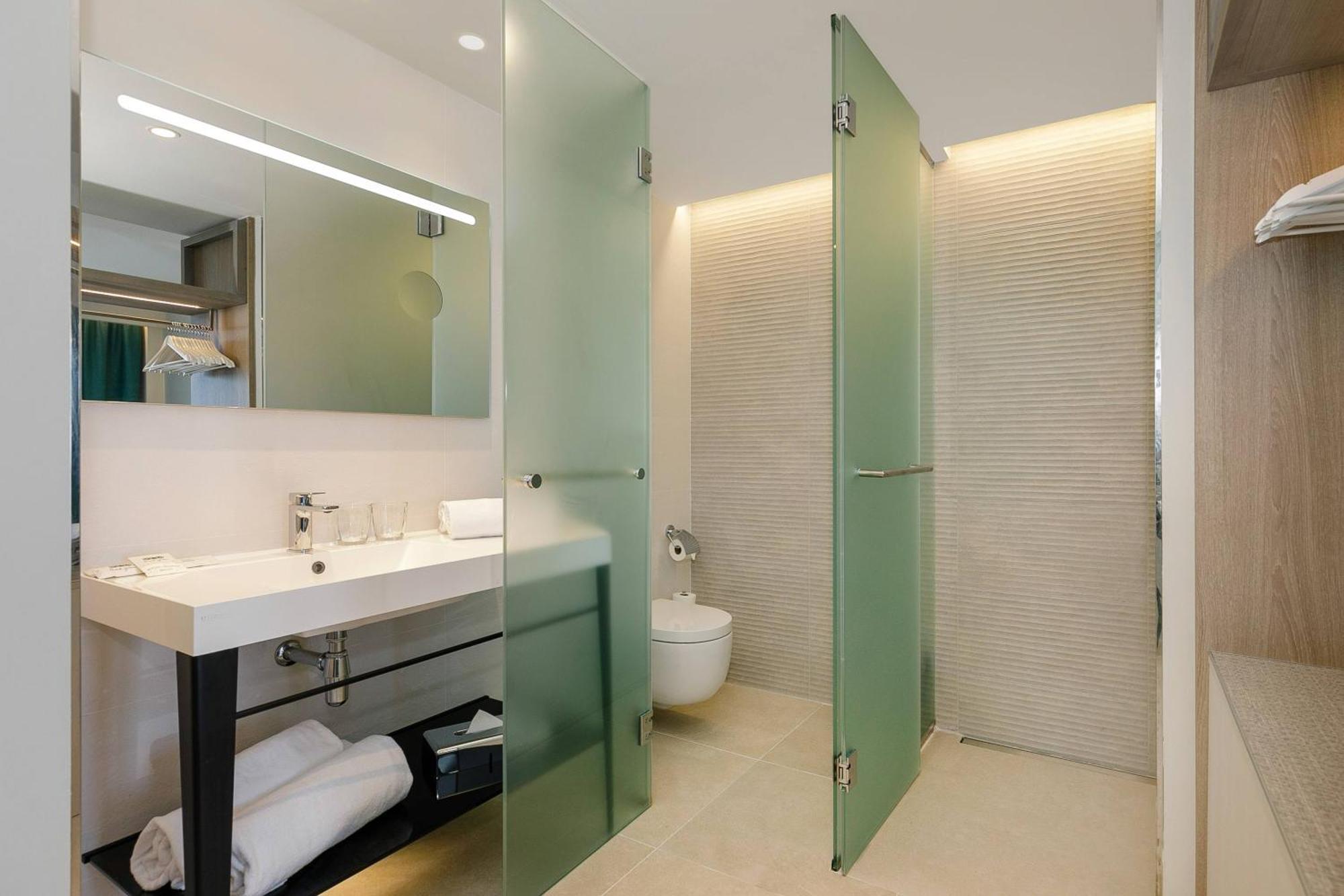 Superior Room Front Sea