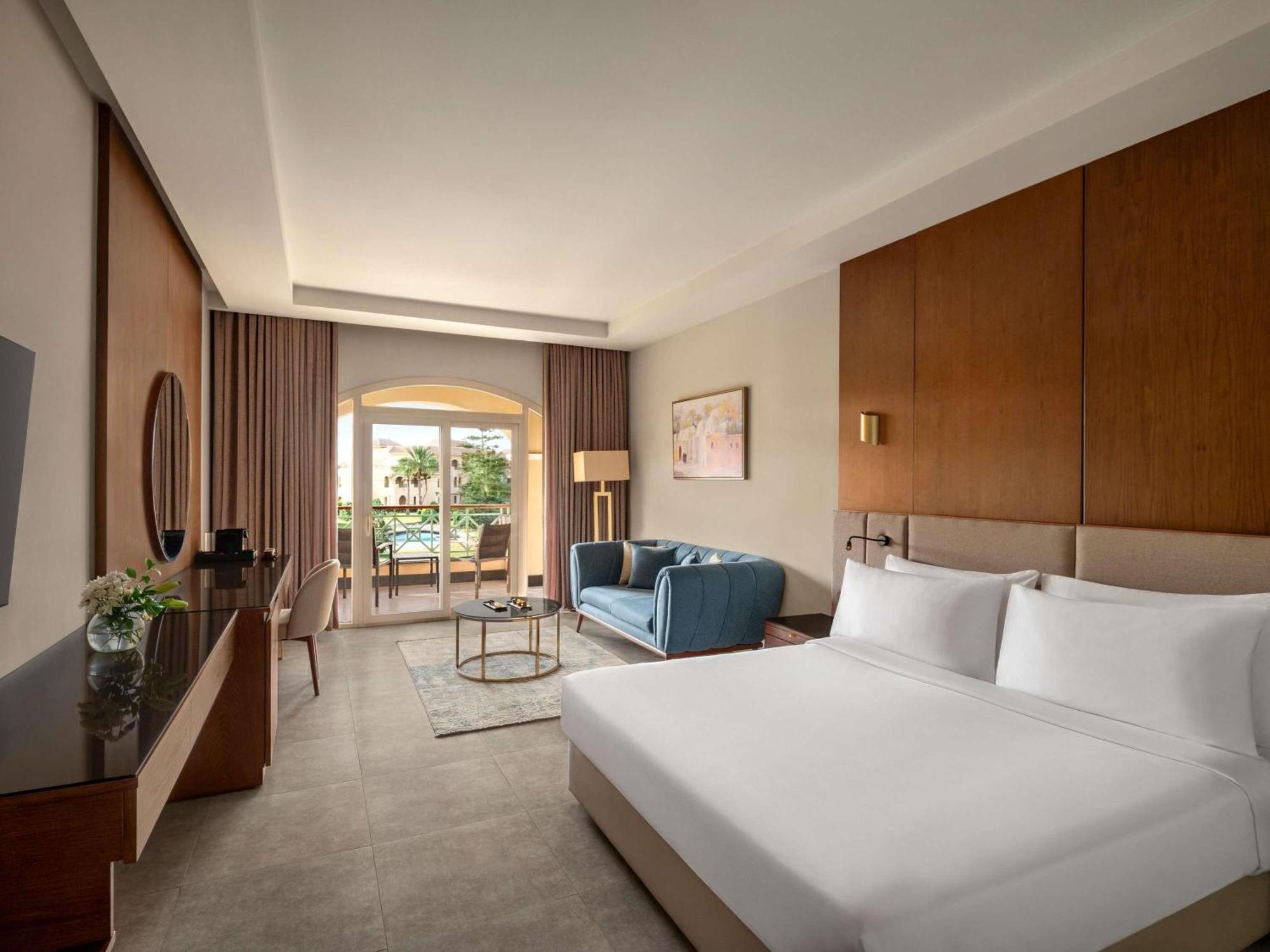Premier King Room Pool View