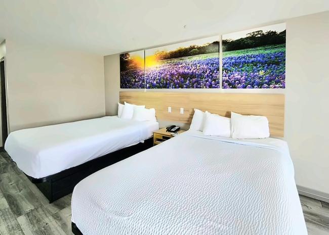 Queen Room Two Queen Beds Smoking