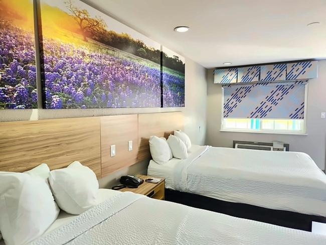 Queen Room Two Queen Beds Smoking