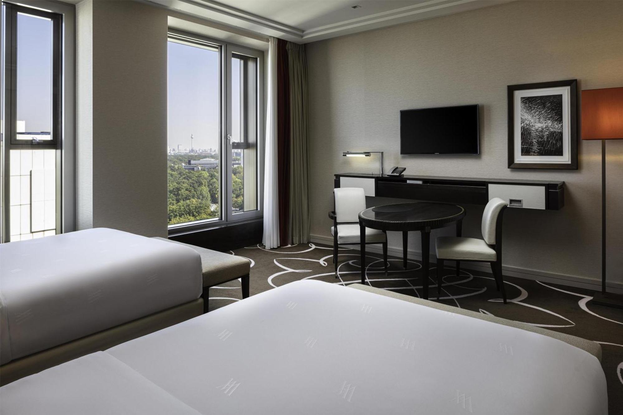 Deluxe Twin Room City View