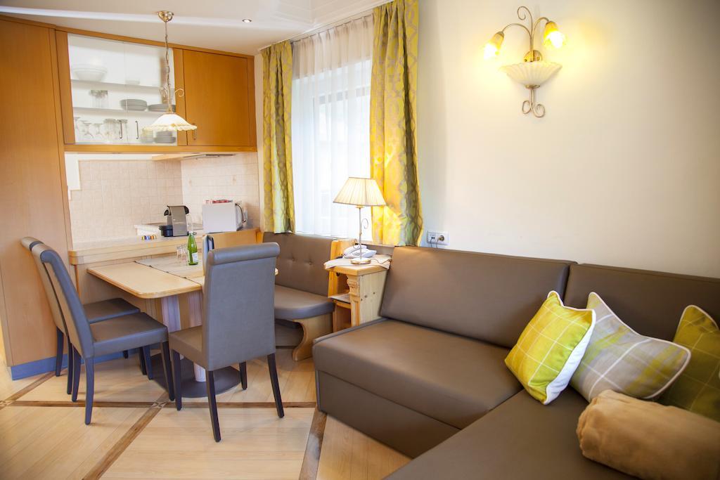 Apartment mit Balkon