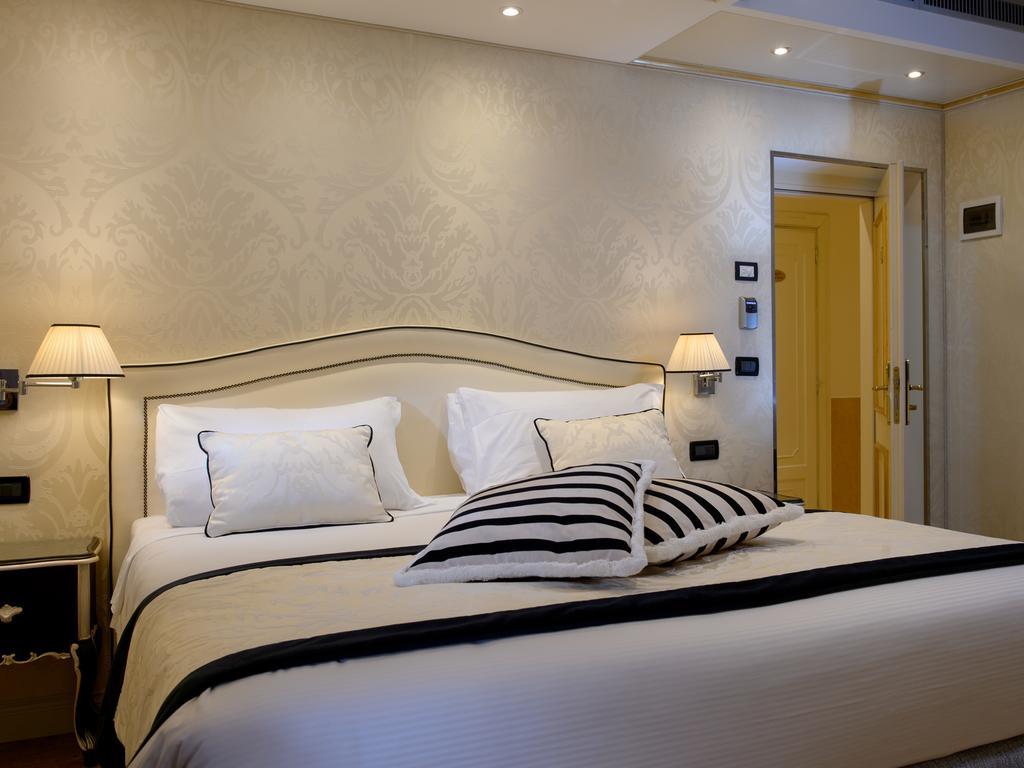 Premium Queen Room Queen Bed Non-Smoking