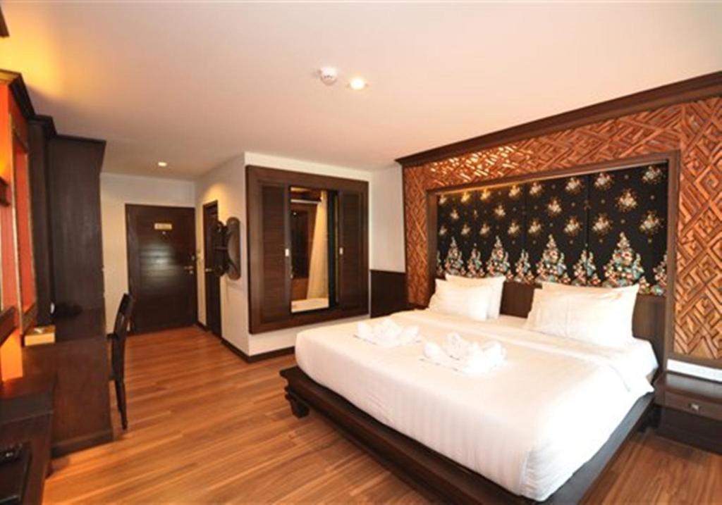 Deluxe Double Room Partial Sea View