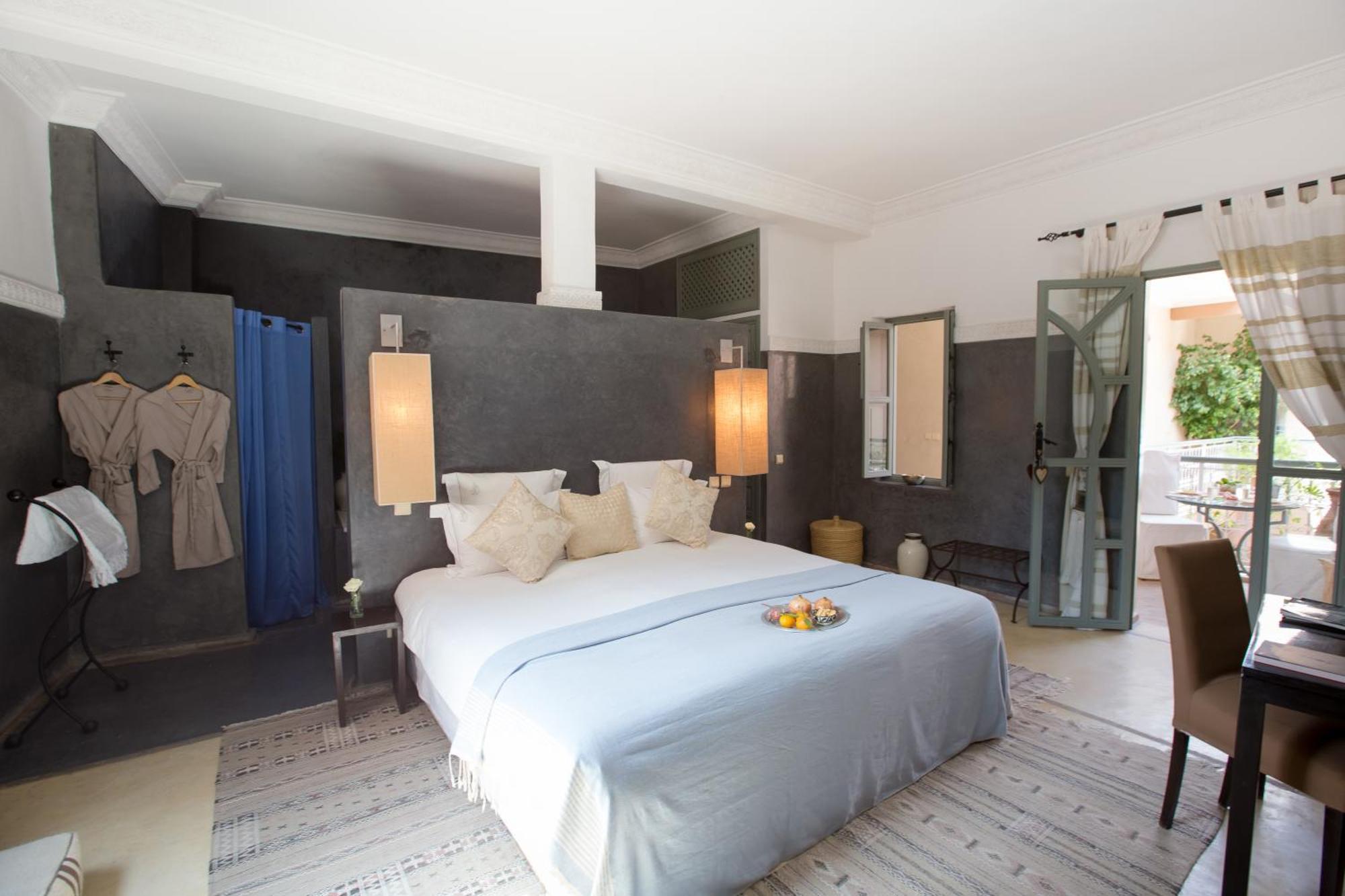 Histoire d'O Senior Suite Romi Side