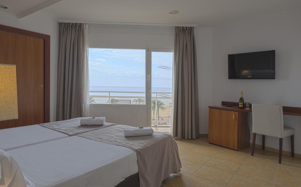 Double or Twin Room with Sea View,701417368:JPEG