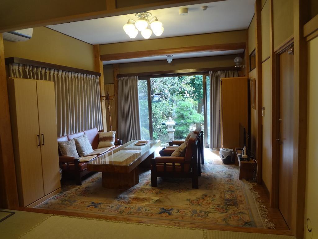 Japanese-Style Room with Garden View 101,323837500:JPEG