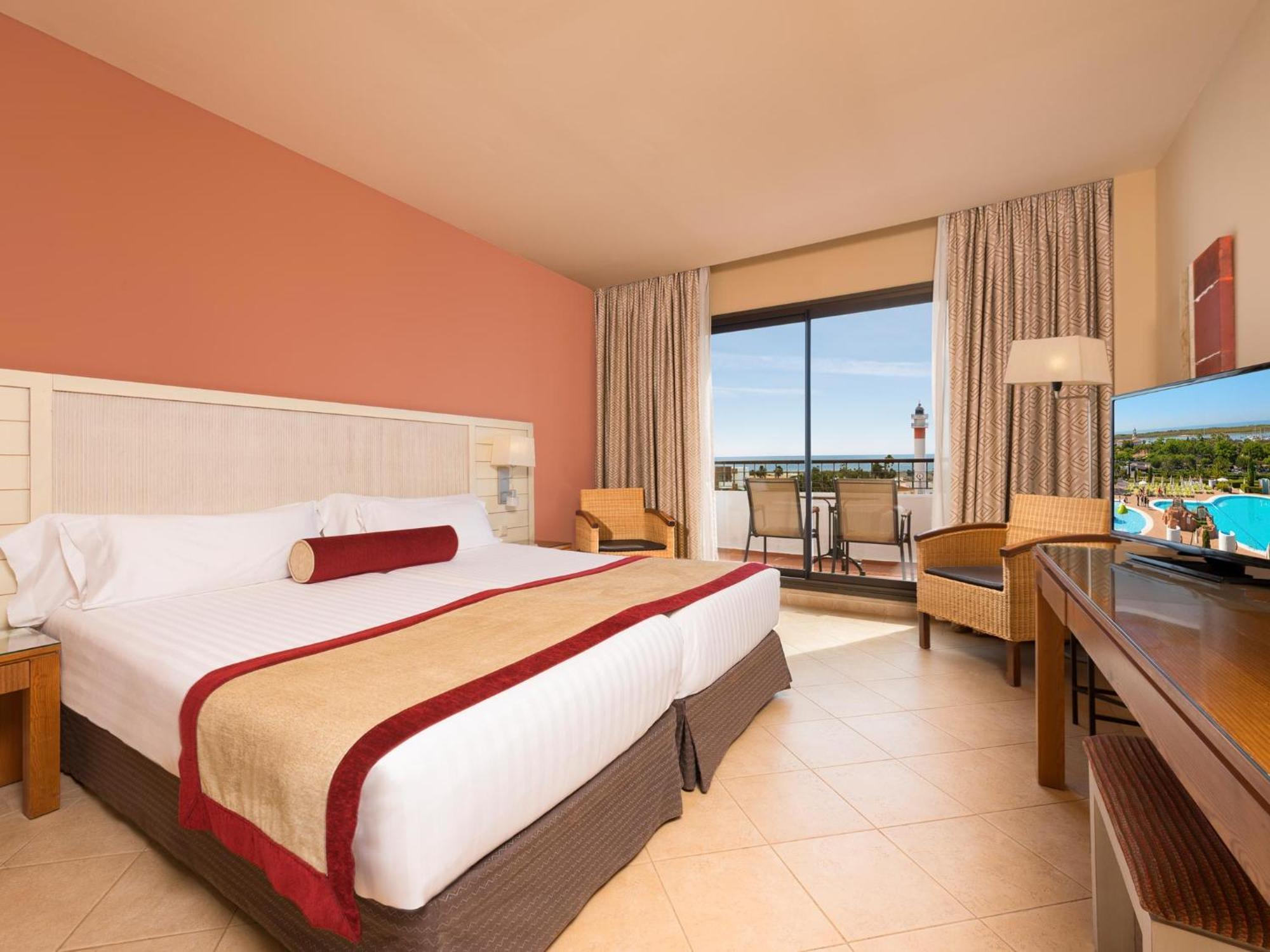 Double or Twin Room with Front Sea View