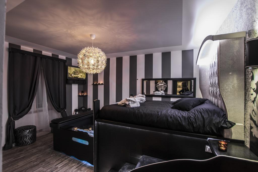 Deluxe Suite Spa Bath