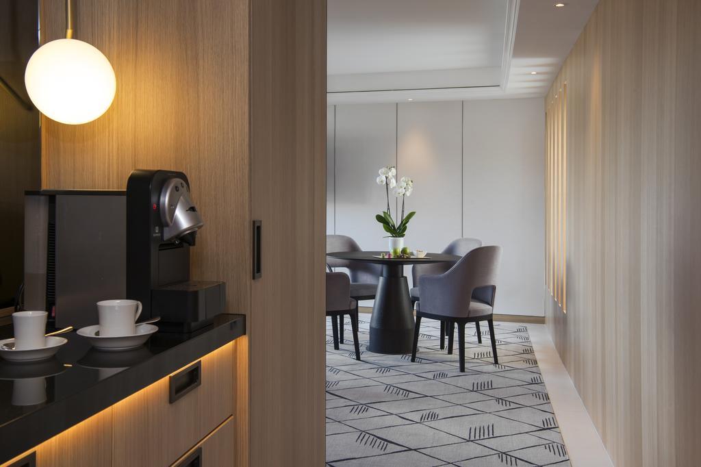 Signature suite aan rivier