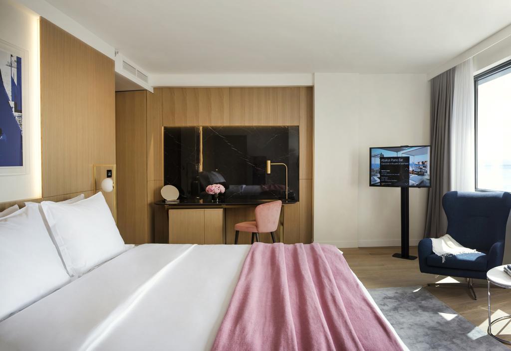 Quarto Duplo Superior com Vista Mar Parcial