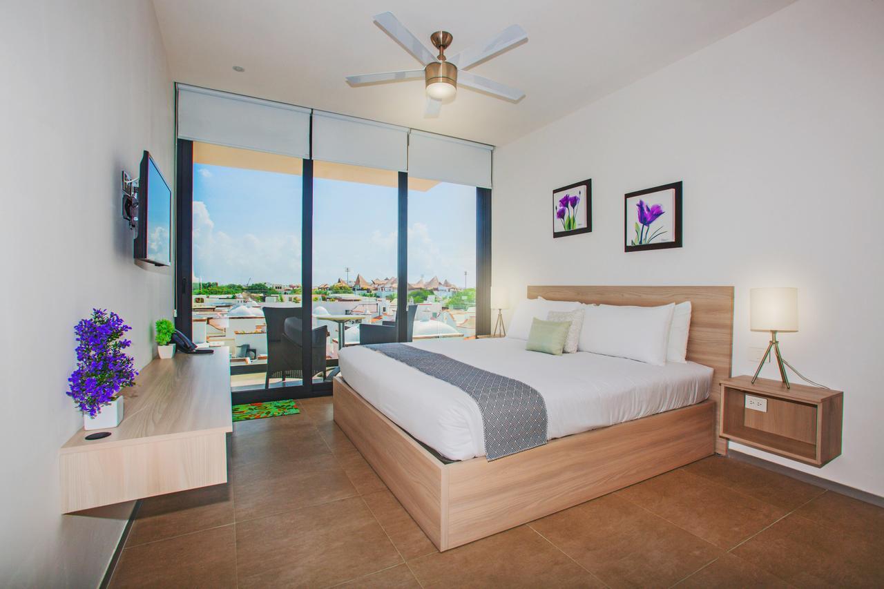 Habitación con cama extragrande.