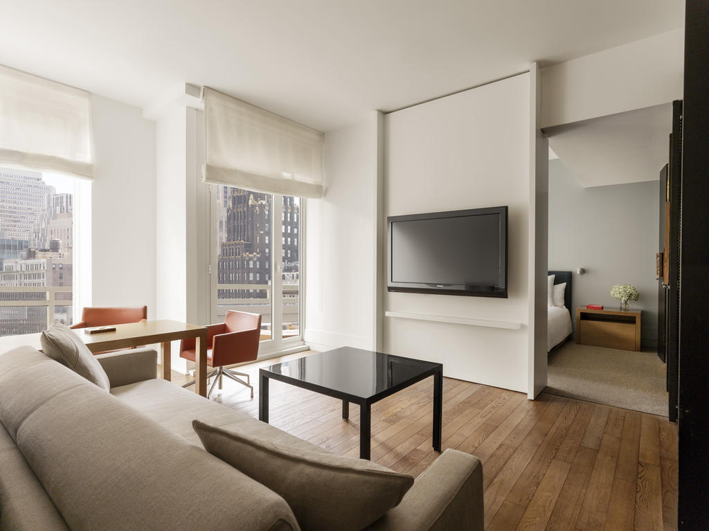 One-Bedroom Suite Balcony,1438789927:JPEG