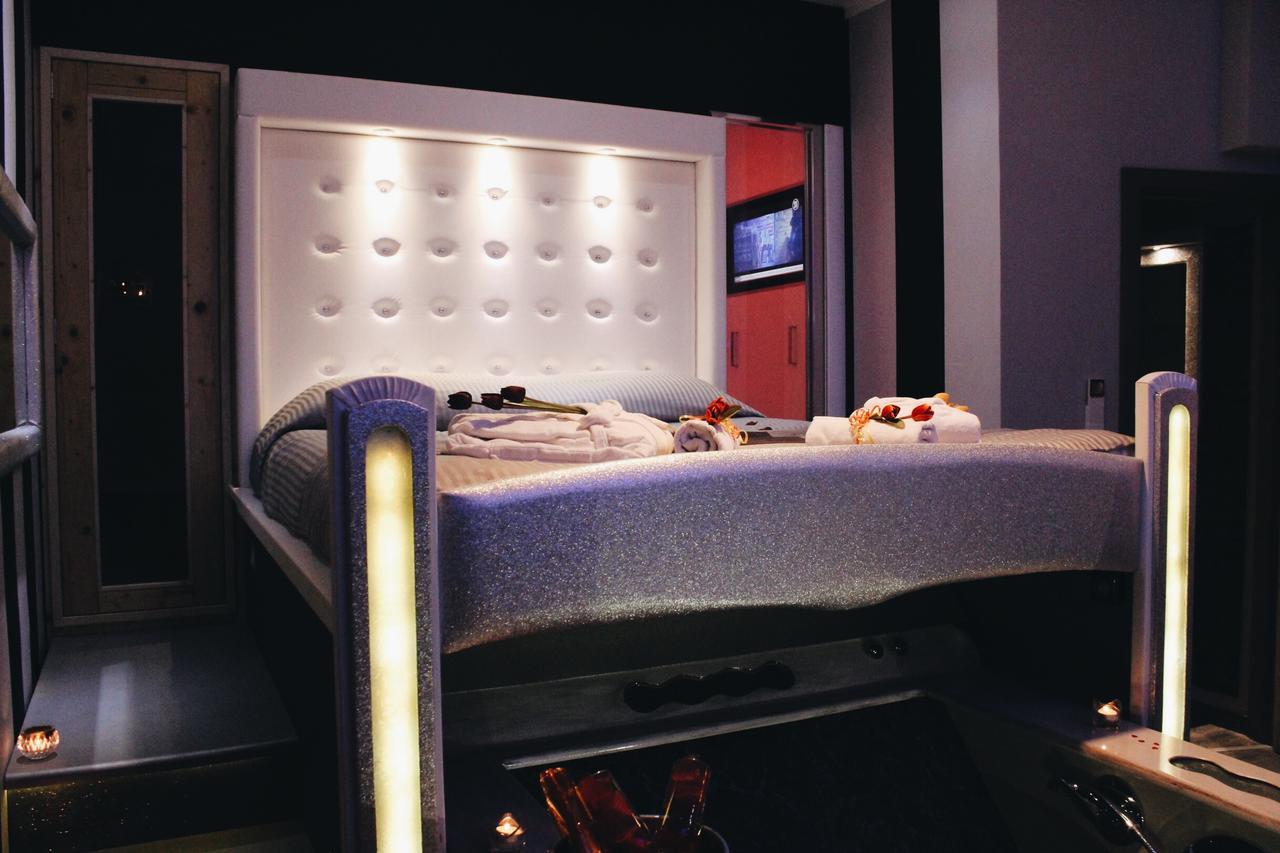 Deluxe Suite Spa Bath