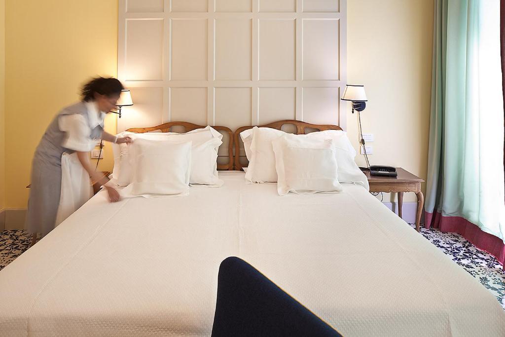 Doppel-/Zweibettzimmer mit Meerblick