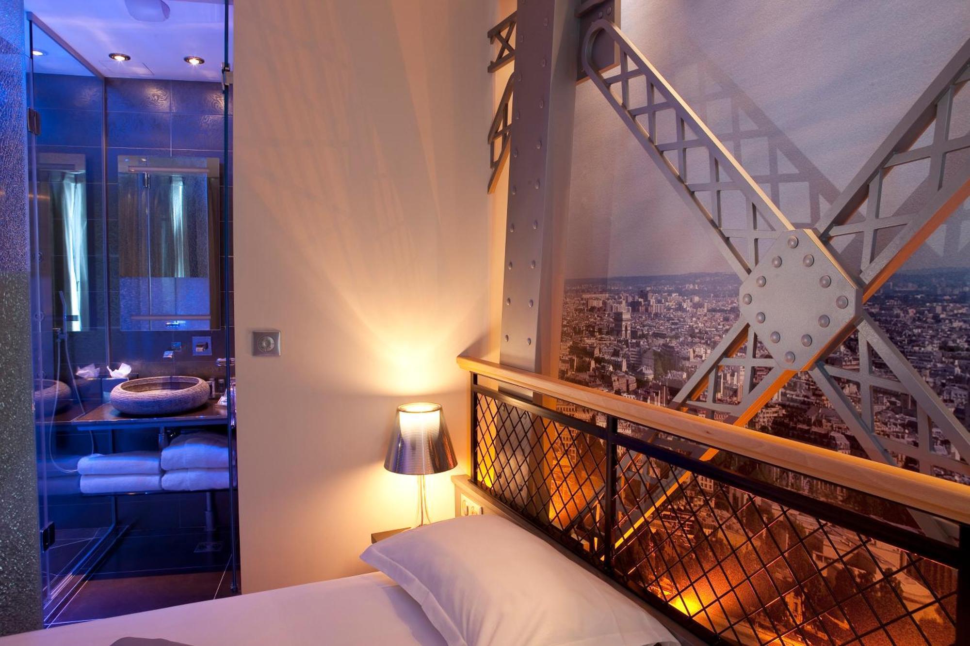 Double Room Tour Eiffel Shower
