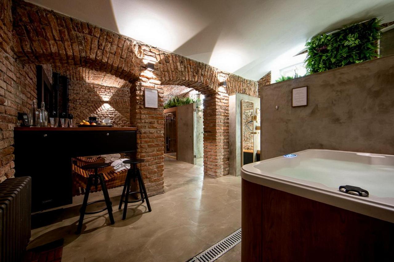 Triple Room Wellness Session