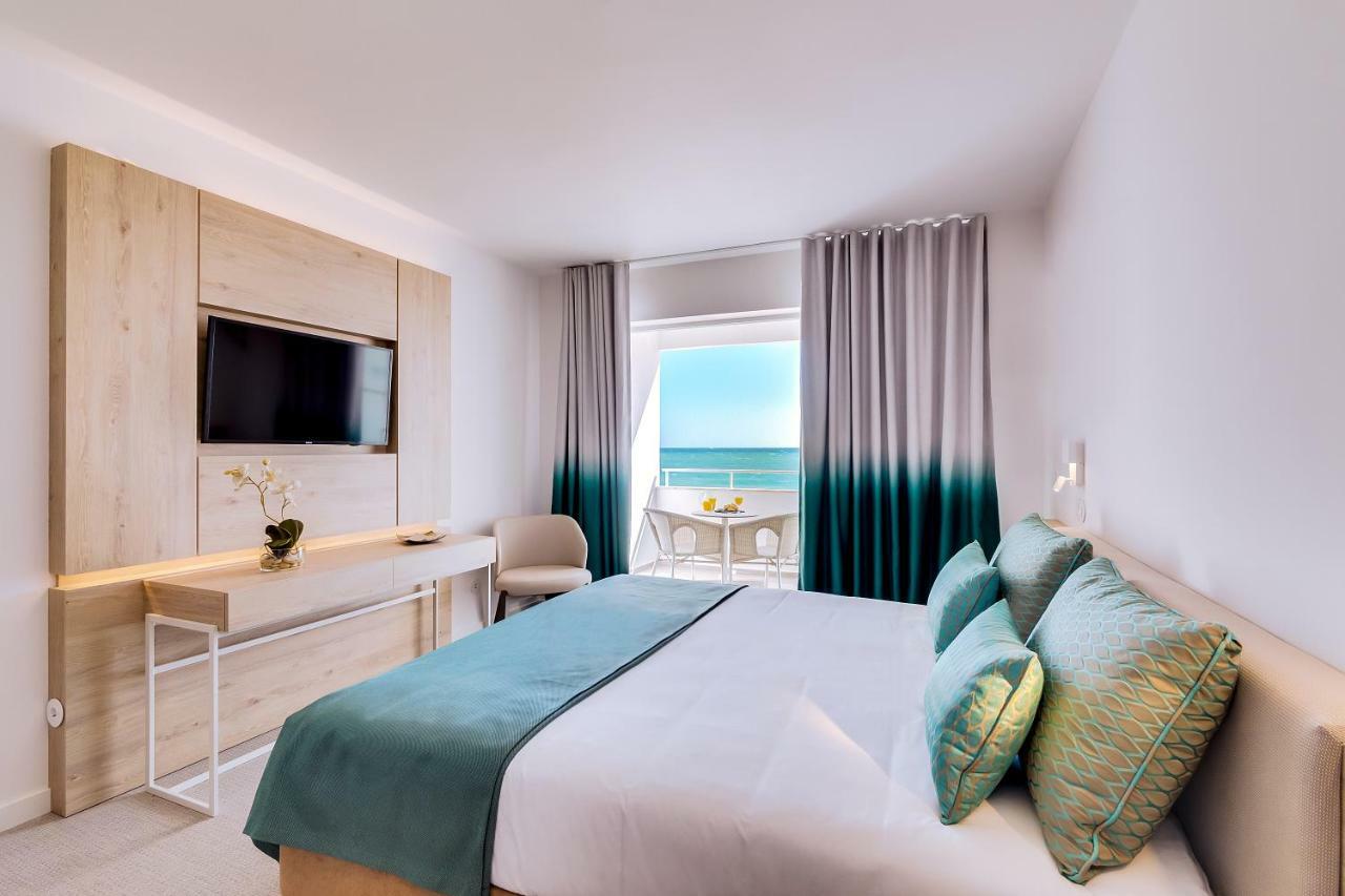 Double or Twin Room Balcony Sea View