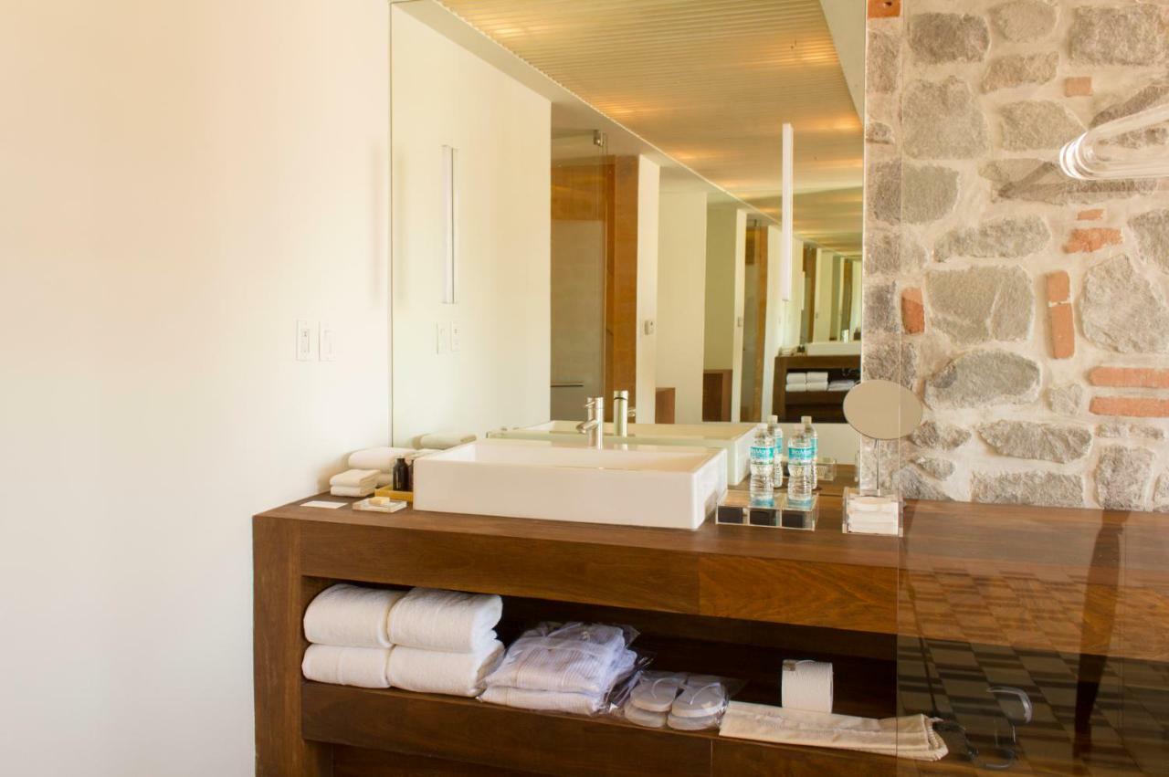 Corner Suite