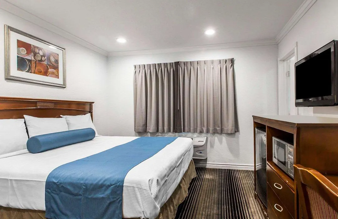 Rodeway Inn & Suites Pacific Coast Highway-1