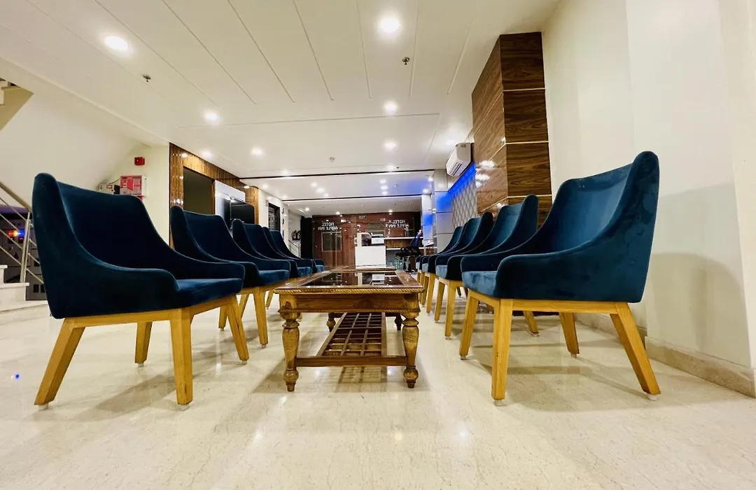Hotel Apple Inn & Suites, New Delhi-1