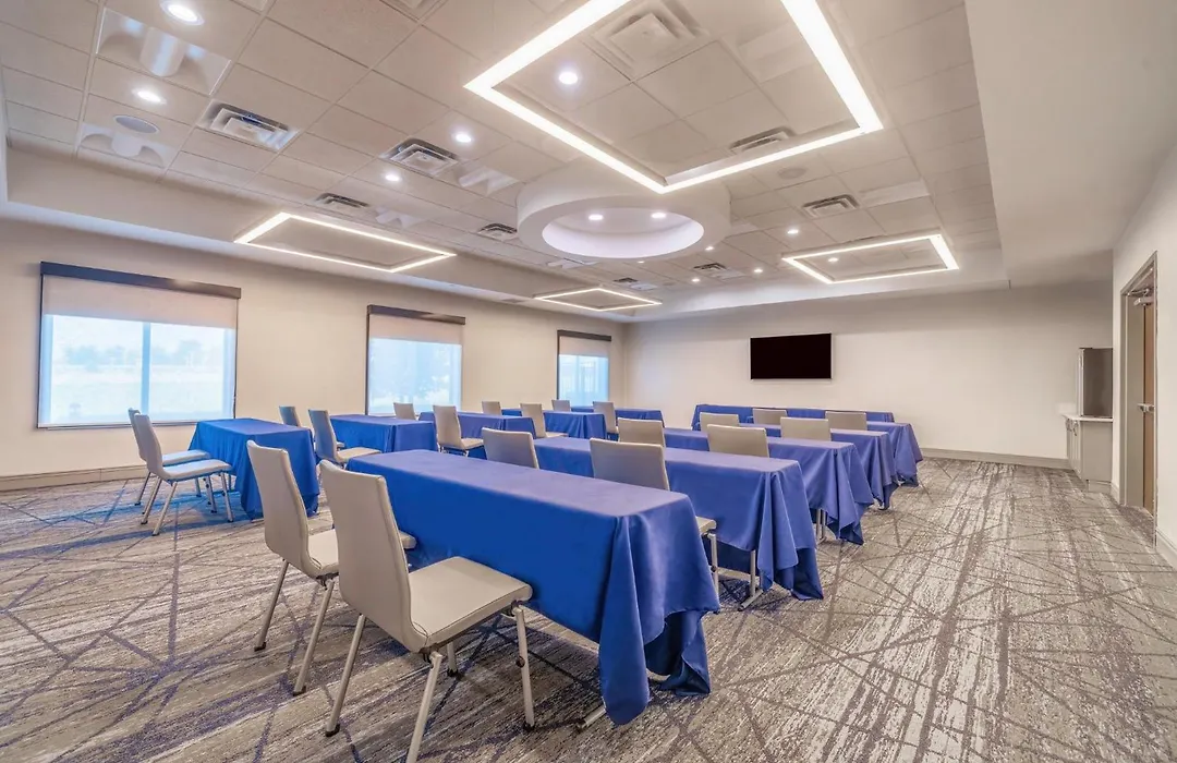 Holiday Inn Express & Suites Kansas City Airport By Ihg-1