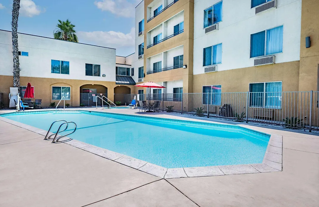 Ramada By Wyndham Bakersfield-1