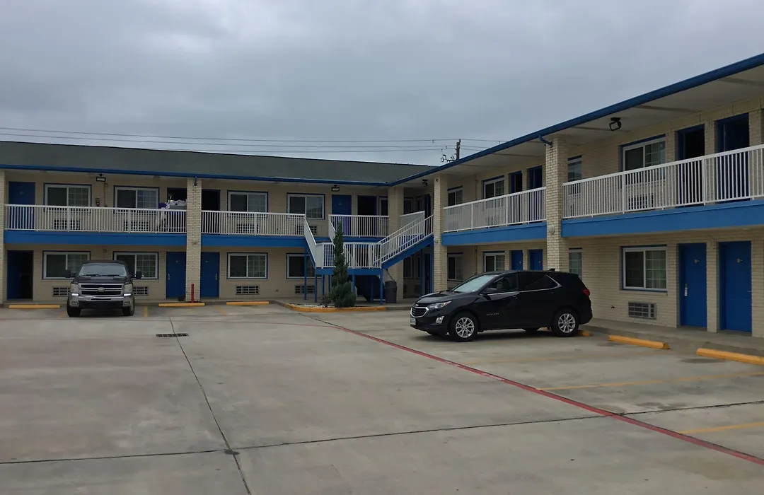 Days Inn By Wyndham Baytown Tx-1