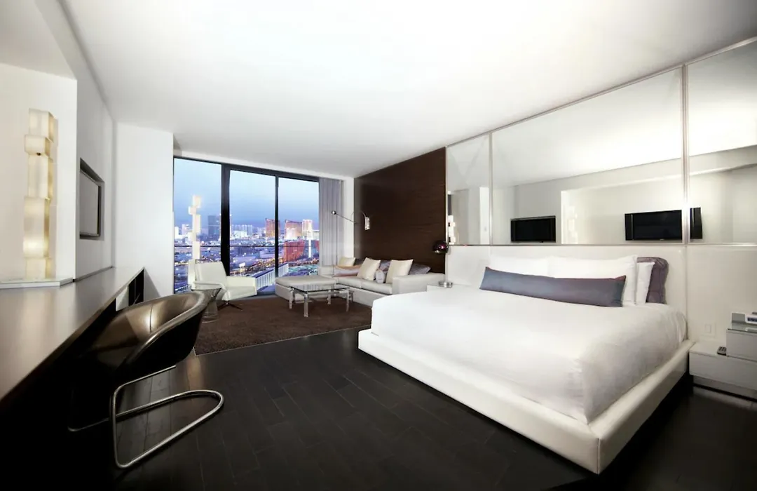 Luxury Suites At Palms Place-1
