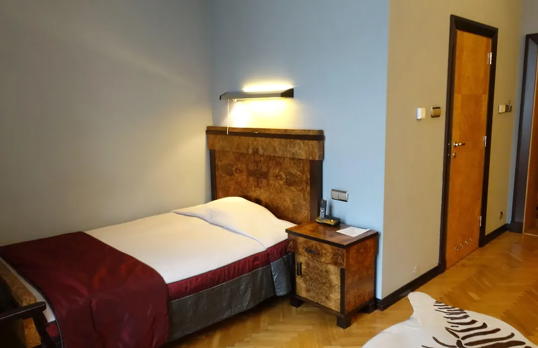 Hotel Monopol-1