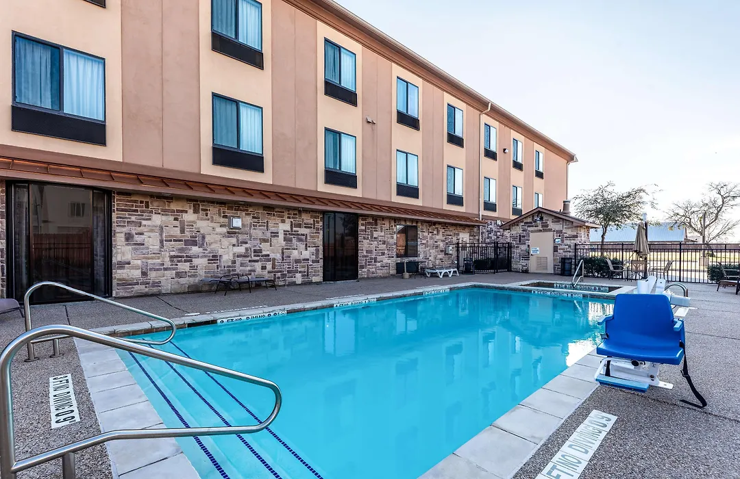 Red Lion Inn & Suites Mineral Wells-1