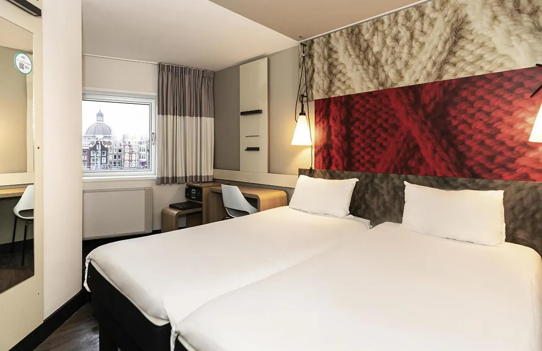 Ibis Amsterdam Centre-1
