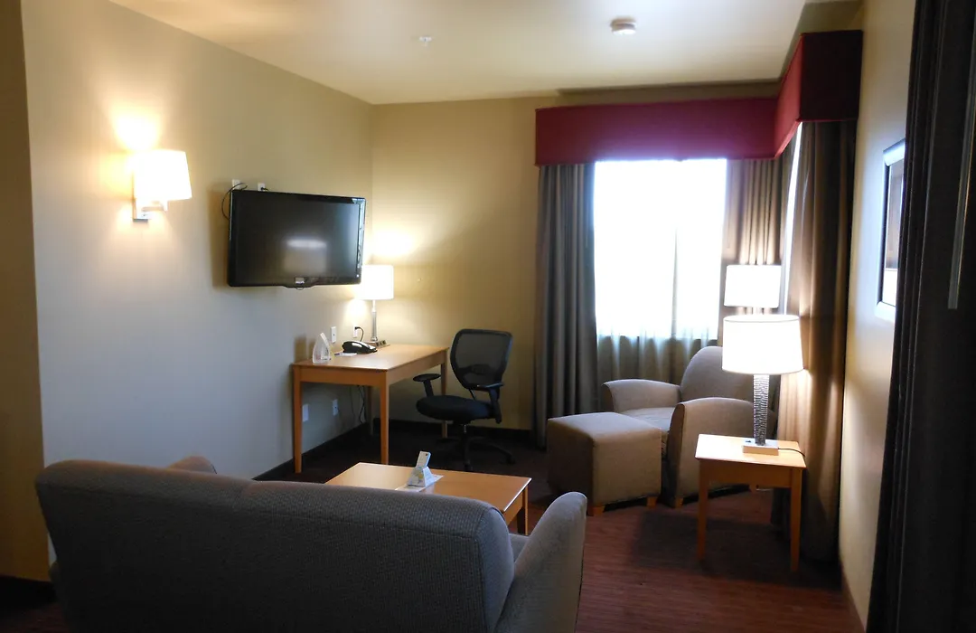 Best Western Golden Prairie Inn And Suites-1