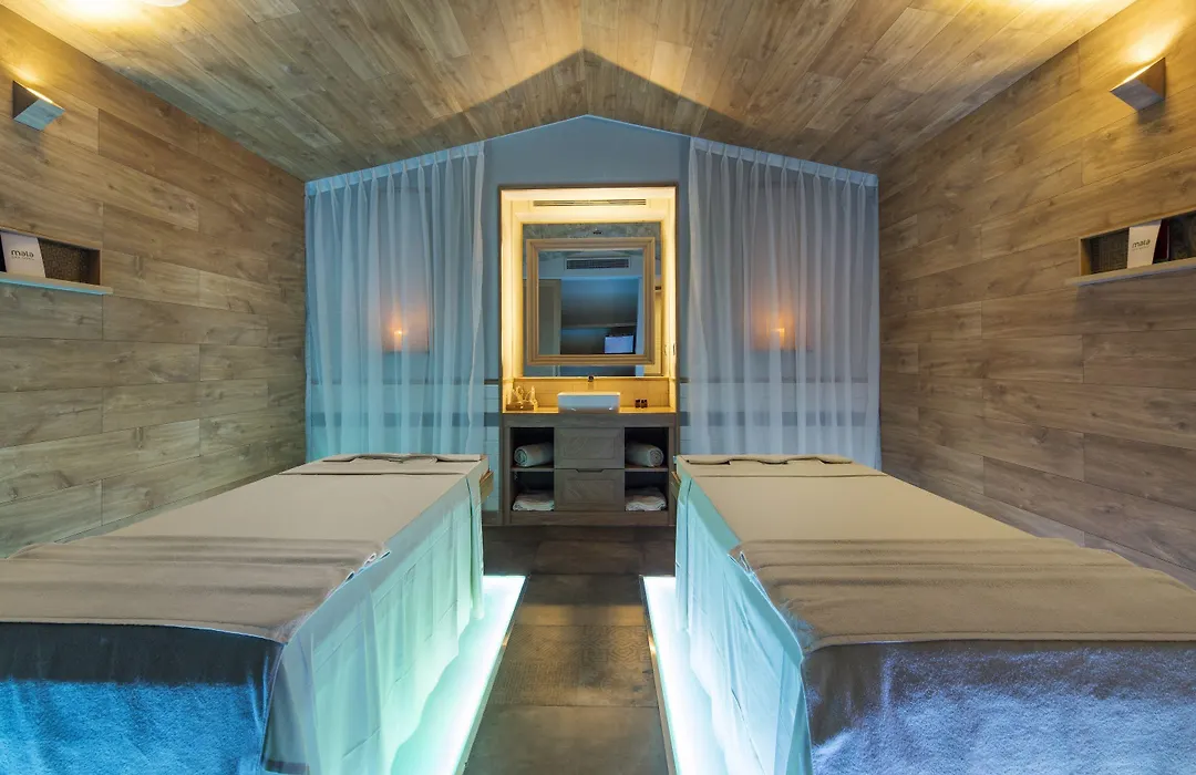 Fusion Suites Saigon-1