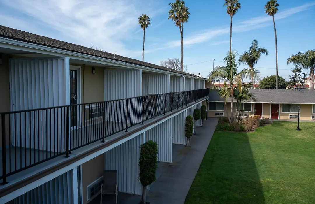 Quality Inn & Suites Santa Maria-1
