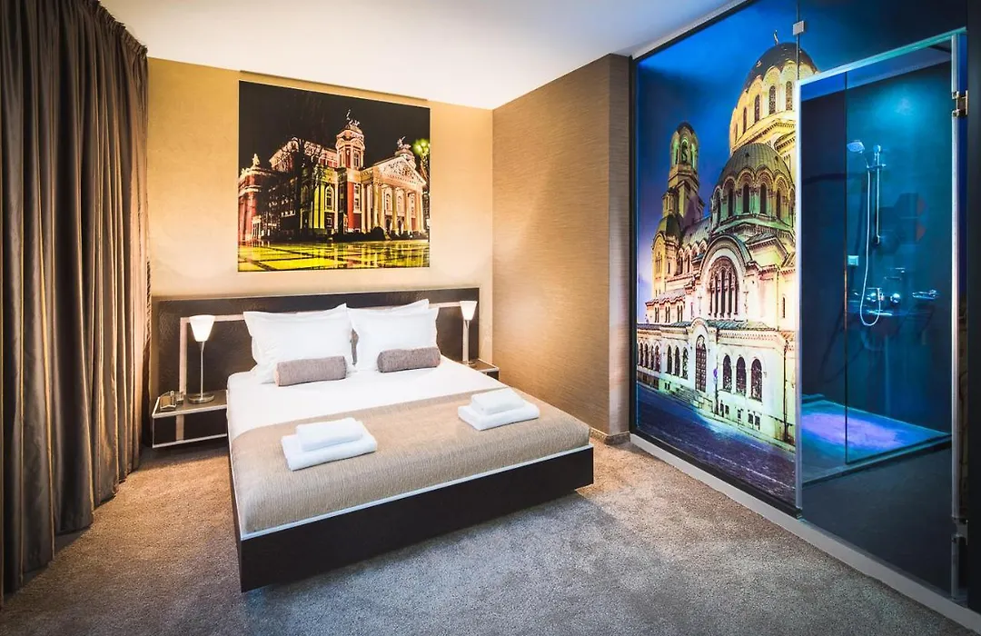 Central Point Boutique Hotel-1