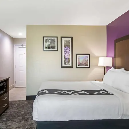 La Quinta By Wyndham Visalia/Sequoia Gateway-2