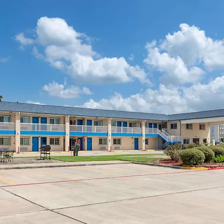 Days Inn By Wyndham Baytown Tx-3