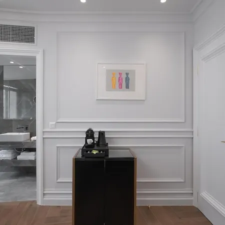 Praxitelous Luxury Suites-3