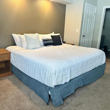 Celebrity Inn-2