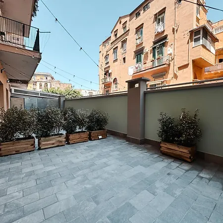 Re Lazzarone Suite-3