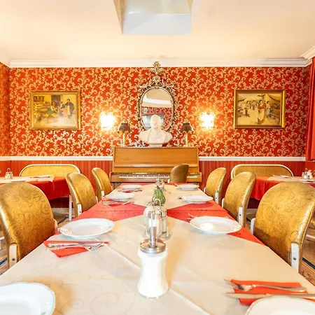 Hotel Urania-2