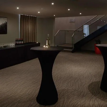 Doubletree By Hilton Bristol City Centre-3