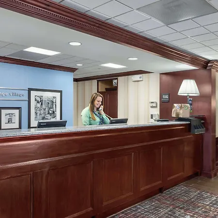 Hampton Inn & Suites Cleveland-Beachwood-2