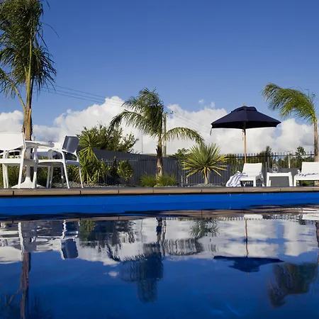 Motel Oasis-2