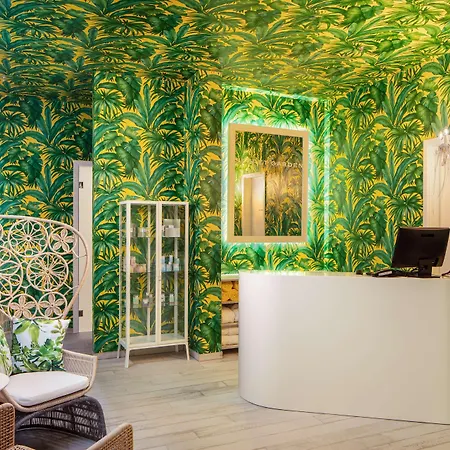 Mystery Hotel Budapest, Preferred Hotels & Resorts-3