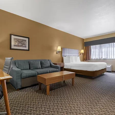 Best Western Plus Shamrock Inn & Suites-3