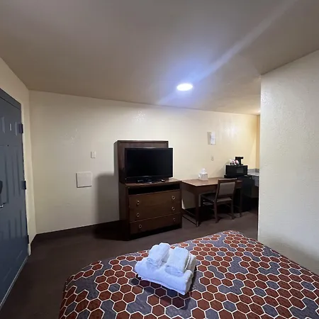 Relax Inn & Suites-3
